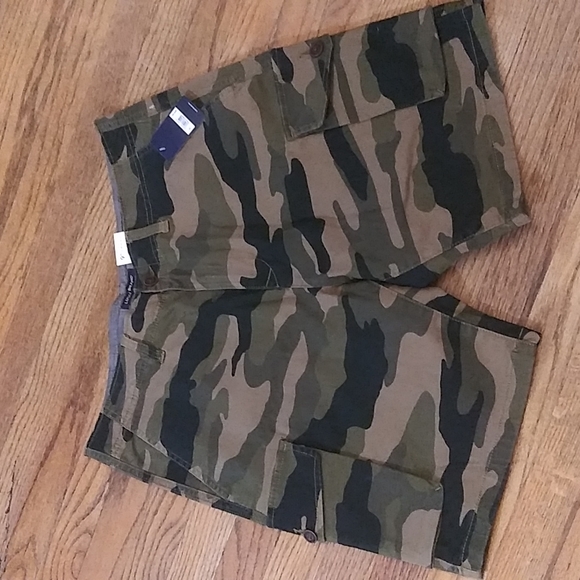 Lucky Brand Other - New lucky brand  camouflage print cargo shorts.